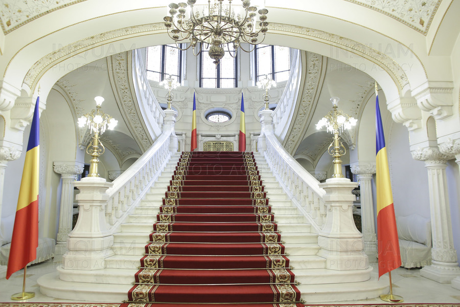 Administrația Prezidențială  https://presedintele.webnode.hu/